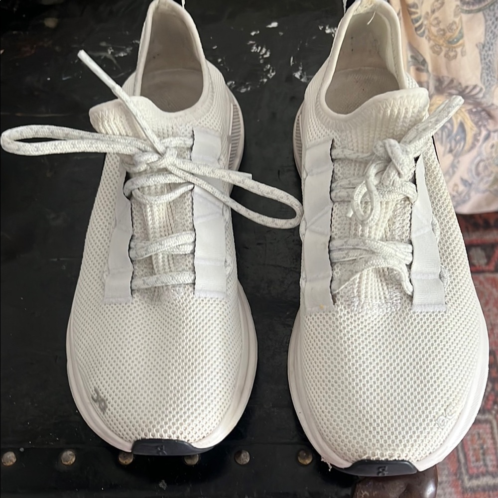 On Running Women's Athletic Shoes - White